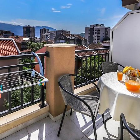 Aqua Breeze Apartments Будва Екстер'єр фото