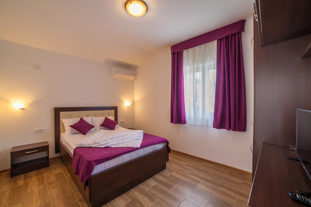 Aqua Breeze Apartments Будва Екстер'єр фото