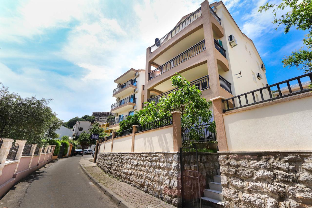 Aqua Breeze Apartments Будва Екстер'єр фото