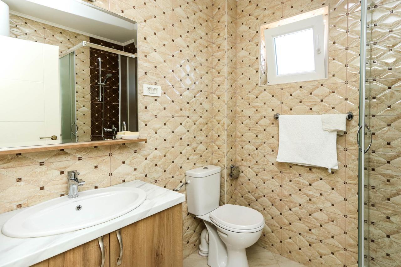 Aqua Breeze Apartments Будва Екстер'єр фото