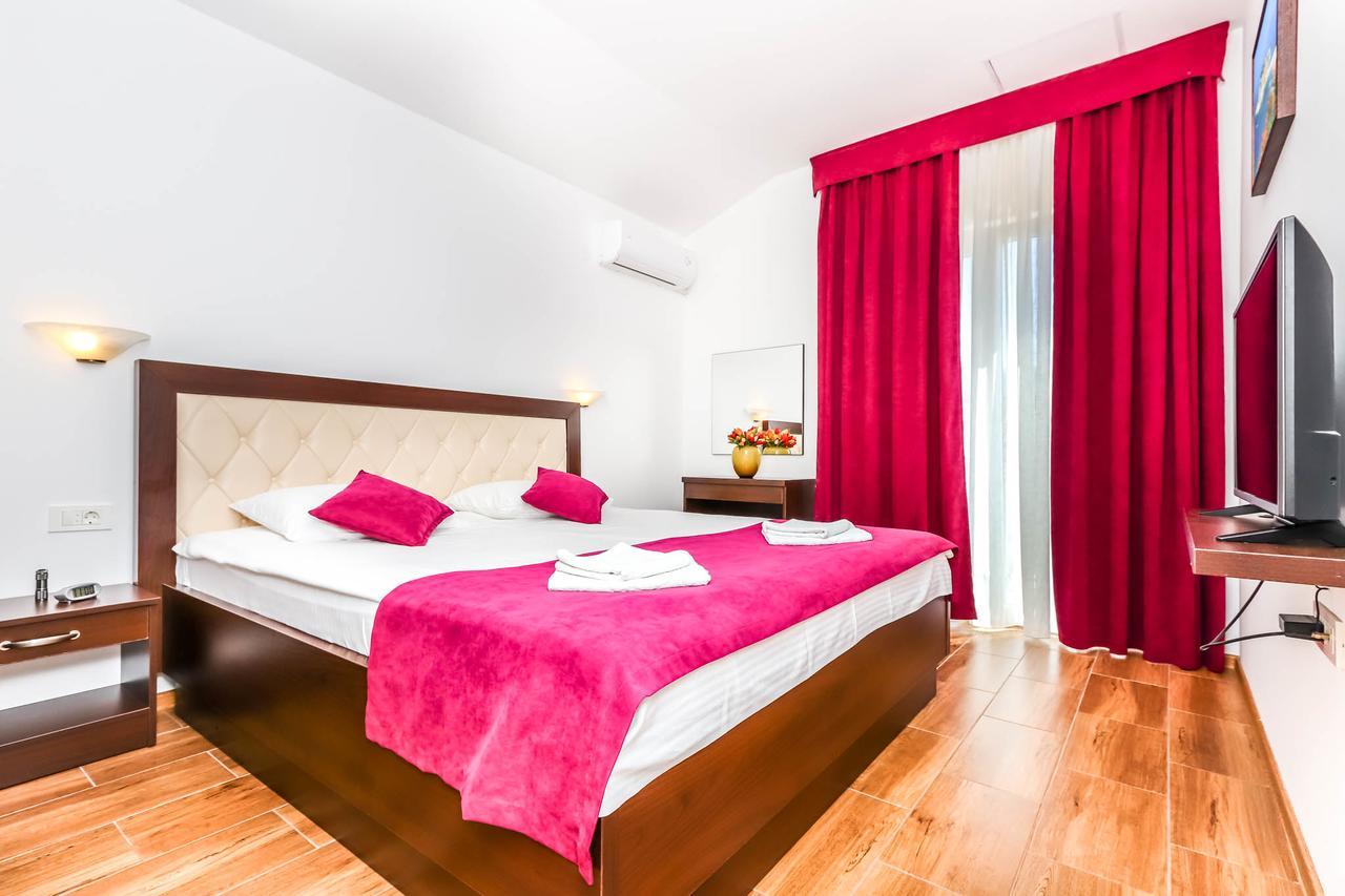 Aqua Breeze Apartments Будва Екстер'єр фото