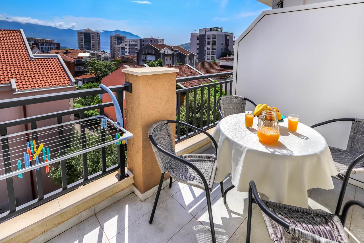 Aqua Breeze Apartments Будва Екстер'єр фото