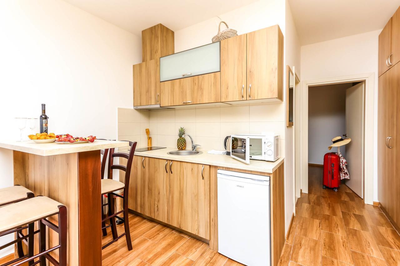 Aqua Breeze Apartments Будва Екстер'єр фото
