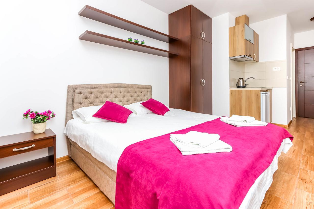 Aqua Breeze Apartments Будва Екстер'єр фото