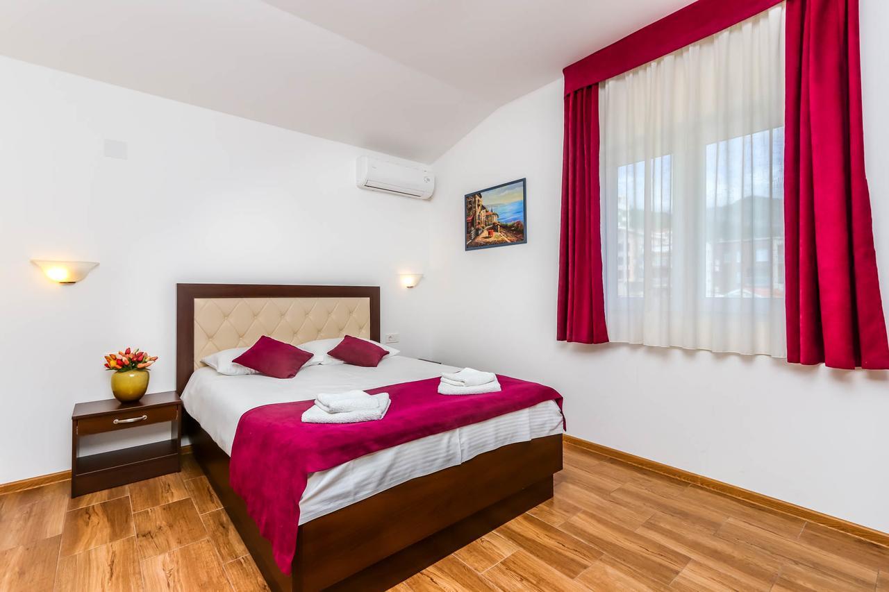 Aqua Breeze Apartments Будва Екстер'єр фото