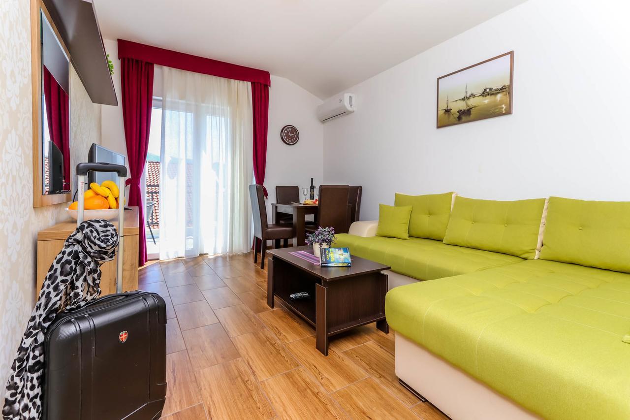 Aqua Breeze Apartments Будва Екстер'єр фото